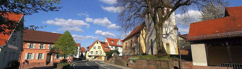Fenster-Gurus in Gaiberg – Ansicht von Gaiberg (Foto: Silvestre.zabala at German Wikipedia) Fenster-Gurus in Gaiberg – Ansicht von Gaiberg
