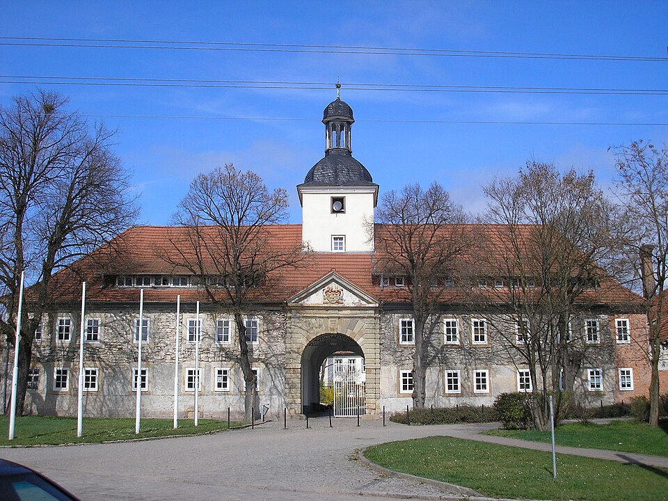 Vorderhaus Schloss in Gebesee – Fenster-Gurus vermittelt Fachbetriebe in Gebesee
