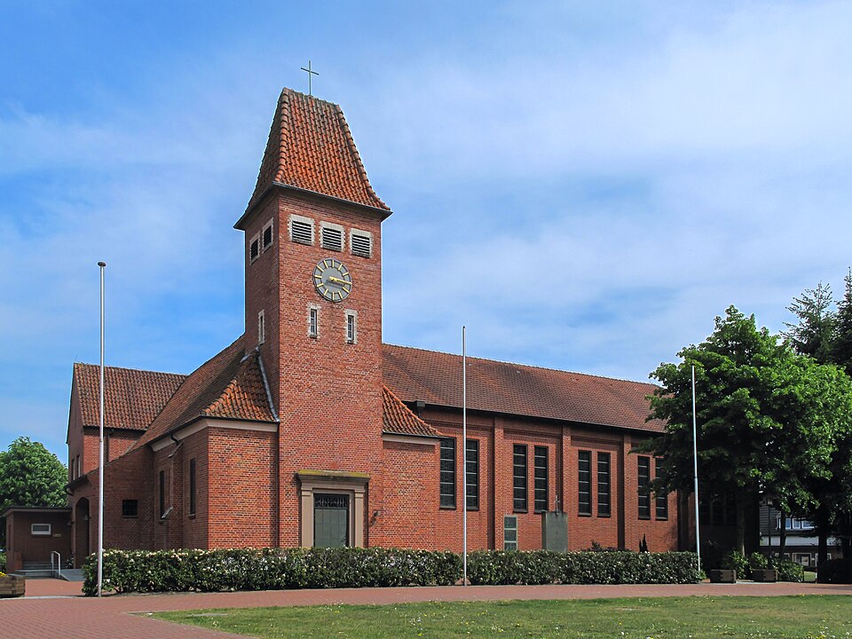 Fenster-Fachbetriebe in Geeste: Osterbrock, Sankt Isidorkirche – Foto: Michielverbeek Fenster-Fachbetriebe in Geeste: Osterbrock, Sankt Isidorkirche
