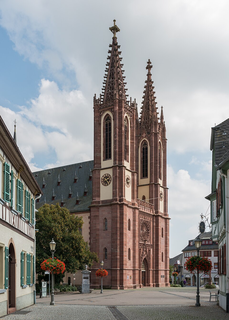 Fenster-Fachbetriebe in Geisenheim: Rheingauer Dom – Foto: DXR Fenster-Fachbetriebe in Geisenheim: Rheingauer Dom