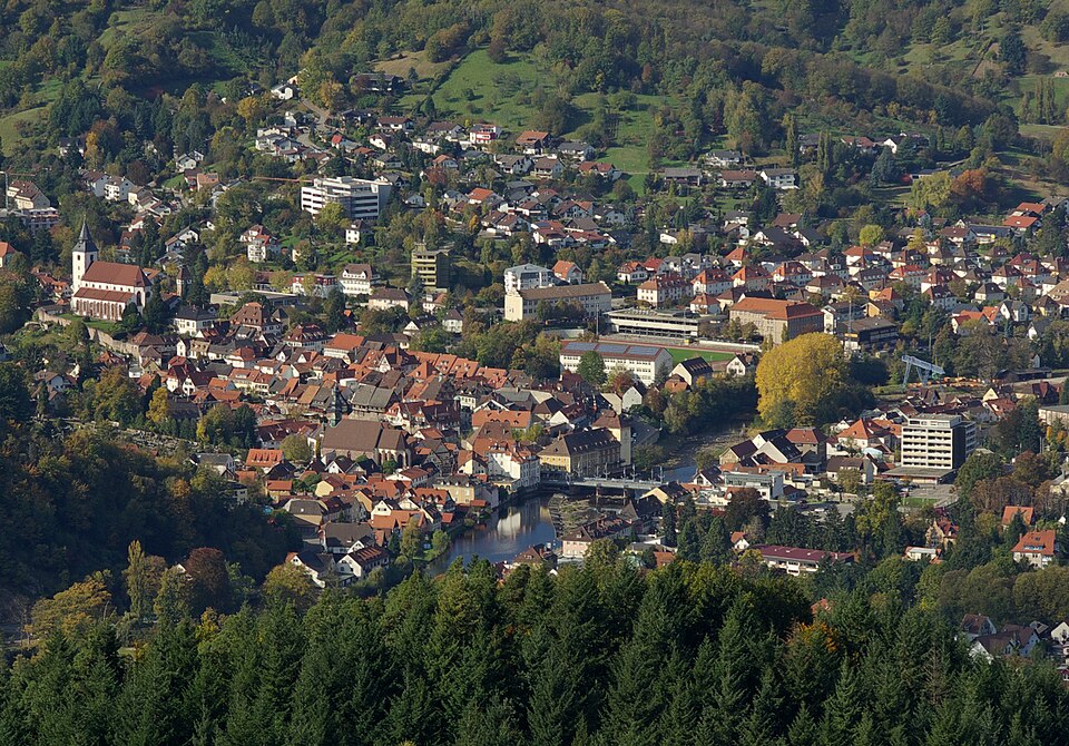 Fenster-Fachbetriebe in Gernsbach: Stadtansicht – Foto: Rainer Lück Fenster-Fachbetriebe in Gernsbach: Stadtansicht