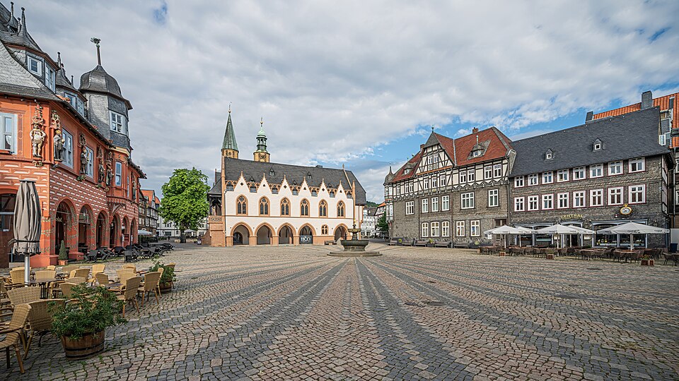 Fenster-Fachbetriebe in Goslar: Rathaus – Foto: A.Savin Fenster-Fachbetriebe in Goslar: Rathaus