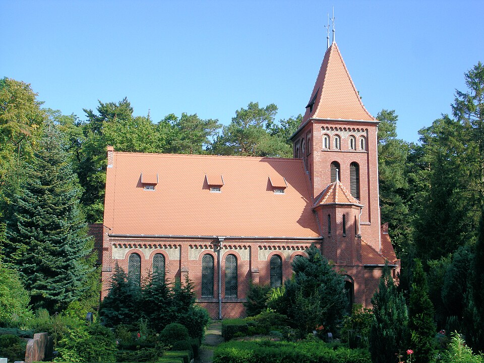 Fenster-Gurus in Graal-Müritz – Kirche (Foto: Schiwago) Kirche in Graal-Müritz – Fenster-Gurus vermittelt Fachbetriebe in Graal-Müritz