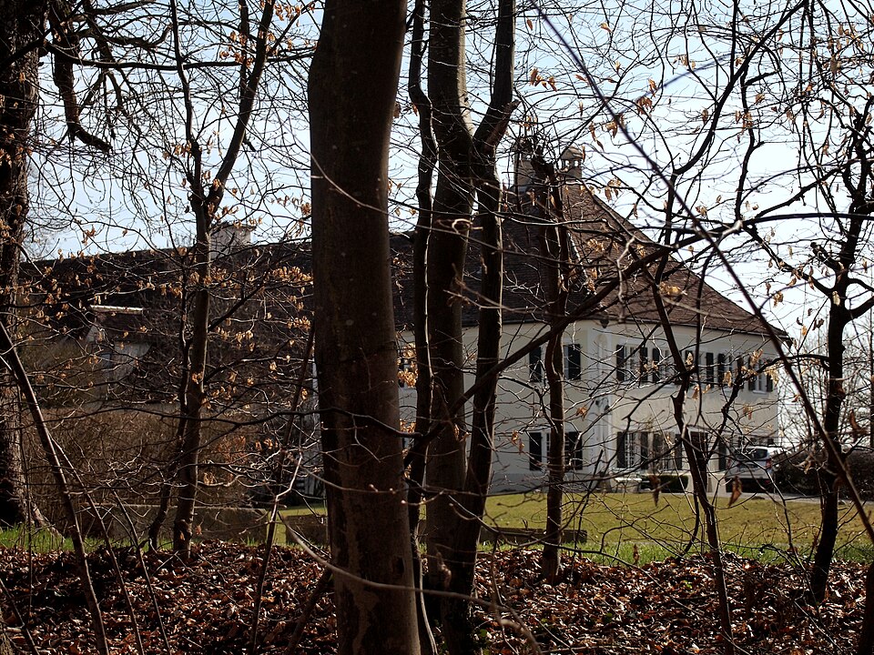 Fenster-Gurus in Greifenberg – Schloss (Foto: Ordercrazy) Schloss in Greifenberg – Fenster-Gurus vermittelt Fachbetriebe in Greifenberg