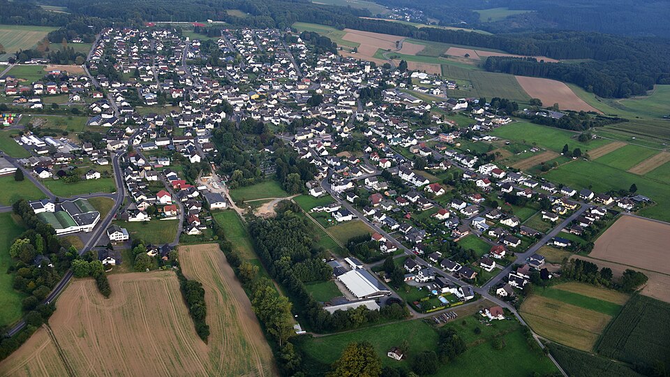 Fenster-Gurus in Großmaischeid – Ansicht von Großmaischeid (Foto: Wolkenkratzer) Fenster-Gurus in Großmaischeid – Ansicht von Großmaischeid
