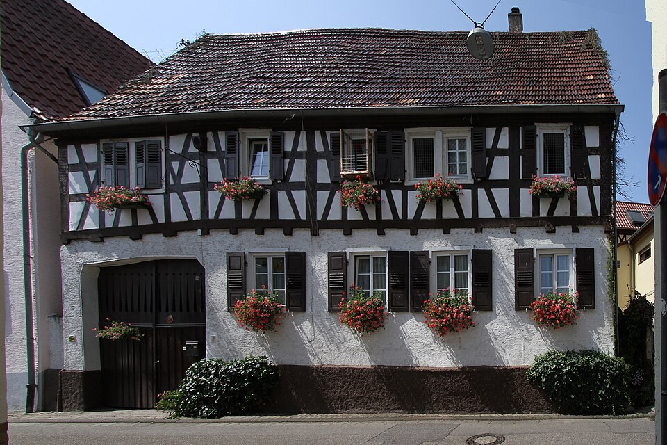 Fenster-Fachbetriebe in Hagenbach: Stadtansicht – Foto: Gerd Eichmann Fenster-Fachbetriebe in Hagenbach: Stadtansicht
