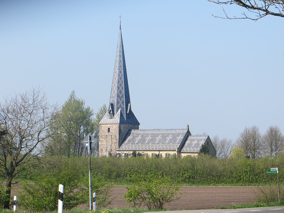 Fenster-Fachbetriebe in Handewitt: Kirche – Foto: Marseille77 Fenster-Fachbetriebe in Handewitt: Kirche