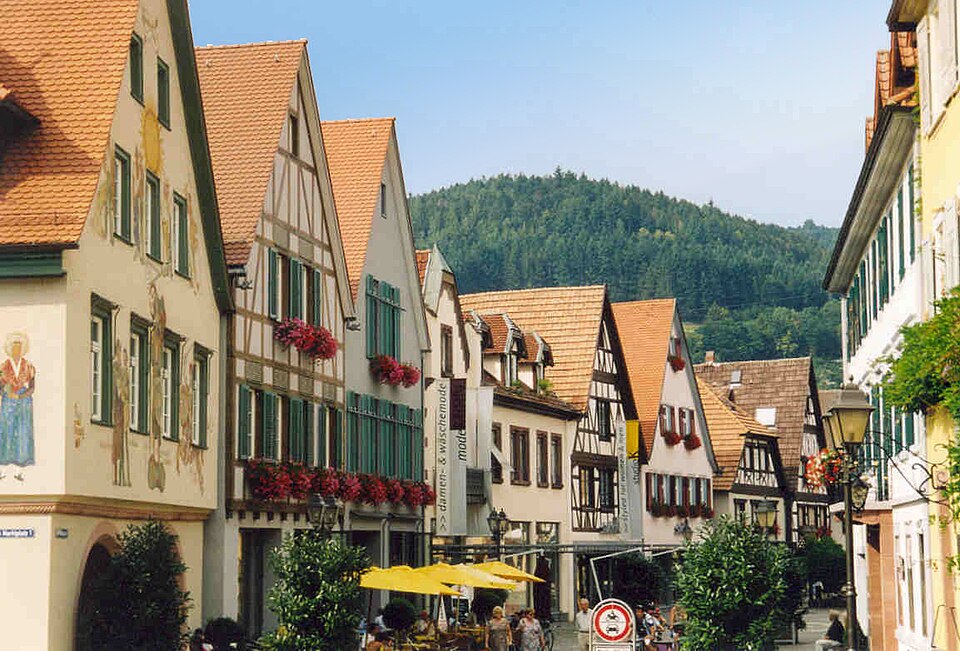 Fenster-Fachbetriebe in Haslach: Stadtmitte – Foto: S. Finner at German Wikipedia Fenster-Fachbetriebe in Haslach: Stadtmitte