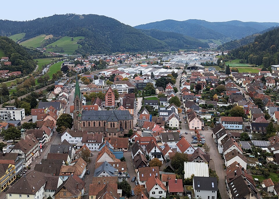 Fenster-Fachbetriebe in Hausach: Burgruine – Foto: Gerd Eichmann Fenster-Fachbetriebe in Hausach: Burgruine