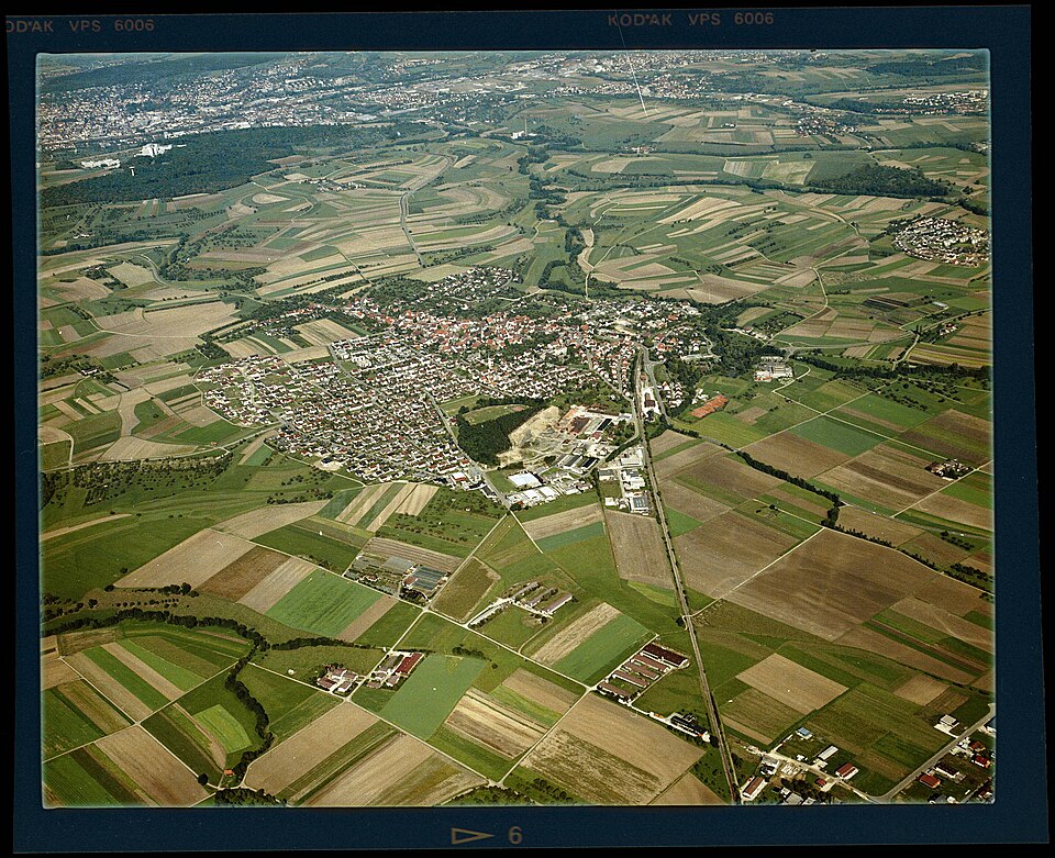 Fenster-Fachbetriebe in Heiningen: Luftbild – Foto: Merkler, Erich, Grosselfingen Fenster-Fachbetriebe in Heiningen: Luftbild