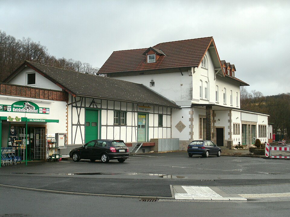 Fenster-Fachbetriebe in Hellenthal: Bahnhof