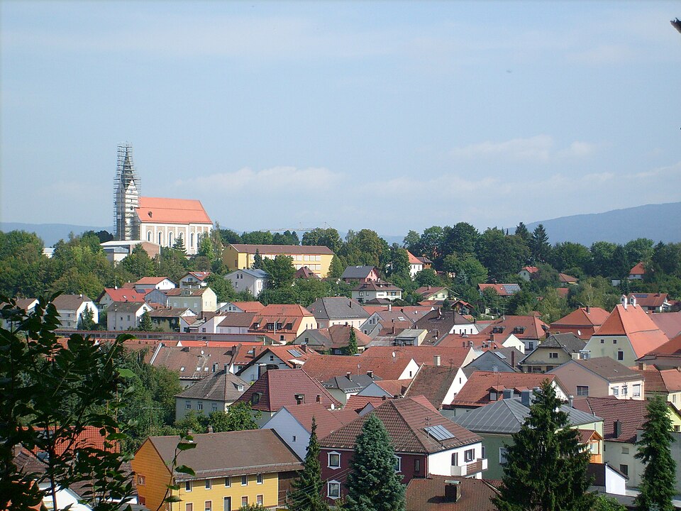 Fenster-Fachbetriebe in Hengersberg: Stadtansicht – Foto: SimonHGBG Fenster-Fachbetriebe in Hengersberg: Stadtansicht