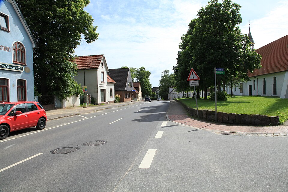 Kirchenstraße in Hennstedt – Fenster-Gurus vermittelt Fachbetriebe in Hennstedt