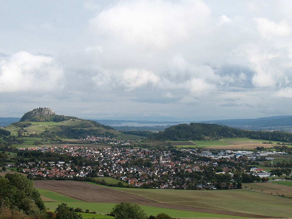Fenster-Fachbetriebe in Hilzingen: Stadtansicht – Foto: Kauk0r Fenster-Fachbetriebe in Hilzingen: Stadtansicht