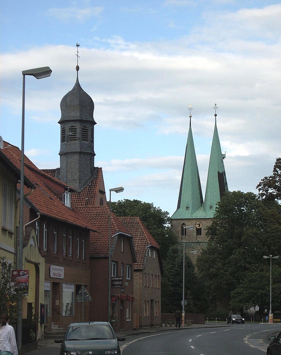 Fenster-Fachbetriebe in Hohenhameln: Stadtansicht – Foto: Rabanus Flavus Fenster-Fachbetriebe in Hohenhameln: Stadtansicht