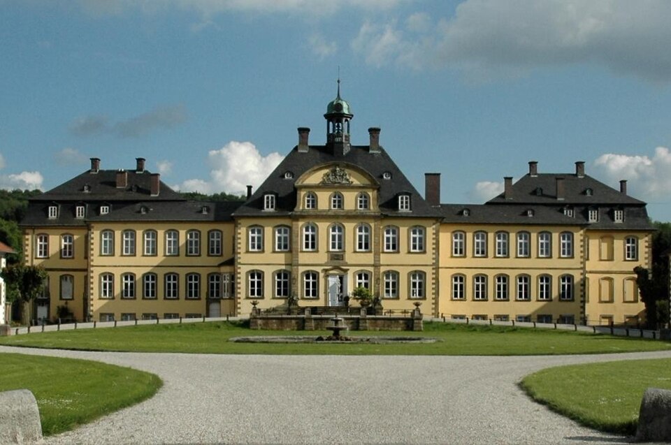 Fenster-Fachbetriebe in Holle: Schloss – Foto: Sir Gawain, retouche car: Rabanus Flavus Fenster-Fachbetriebe in Holle: Schloss