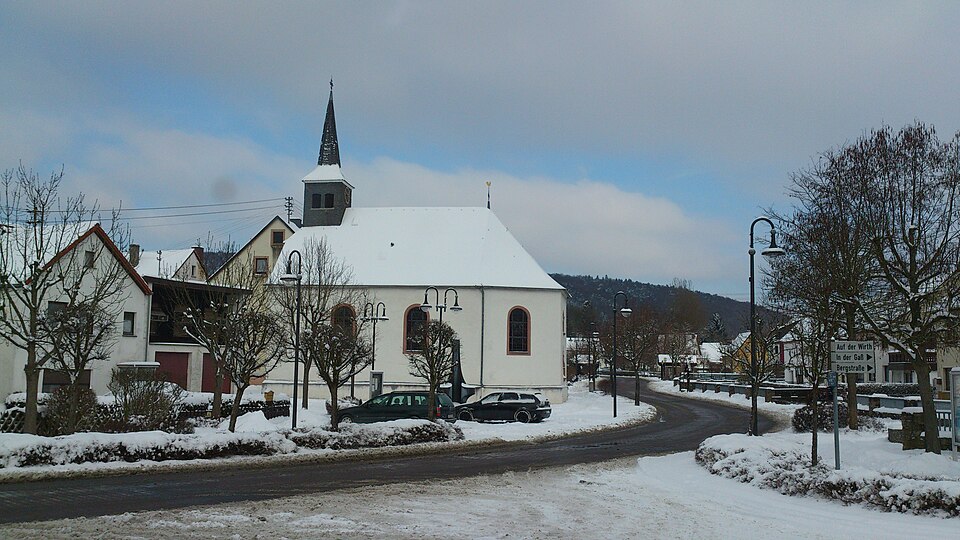 Marktplatz in Hoppstädten-Weiersbach – Fenster-Gurus vermittelt Fachbetriebe in Hoppstädten-Weiersbach