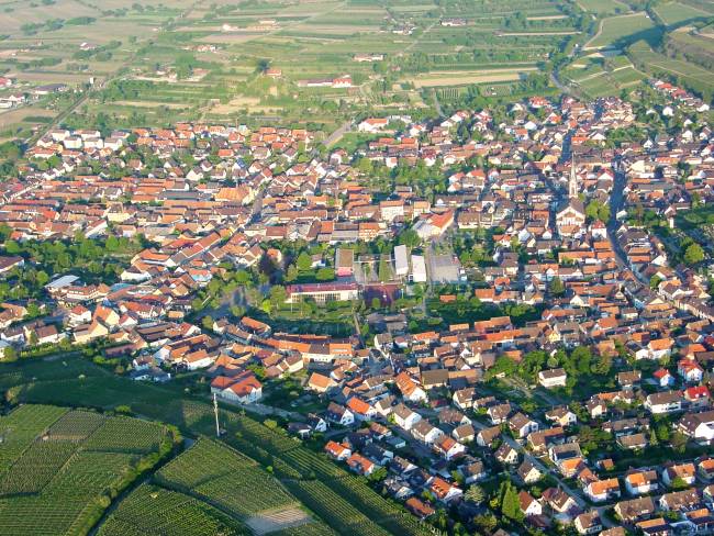 Fenster-Fachbetriebe in Ihringen: Stadtansicht – Foto: Norbert Blau – Weitere Luftbilder von Ihringen Fenster-Fachbetriebe in Ihringen: Stadtansicht