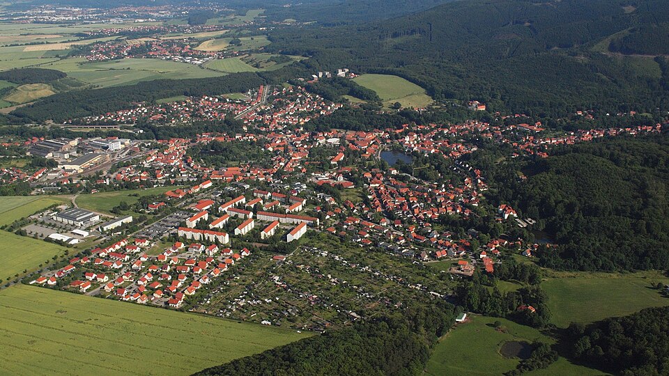 Fenster-Fachbetriebe in Ilsenburg: Stadtansicht – Foto: Wolkenkratzer Fenster-Fachbetriebe in Ilsenburg: Stadtansicht