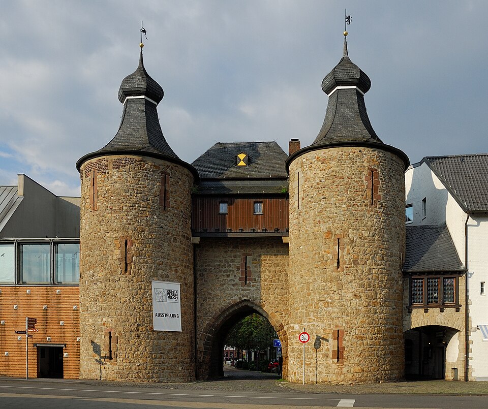 Fenster-Fachbetriebe in Jülich: Hexenturm