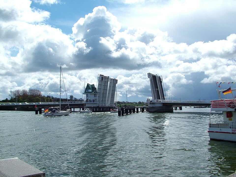 Fenster-Fachbetriebe in Kappeln: Klappbruecke