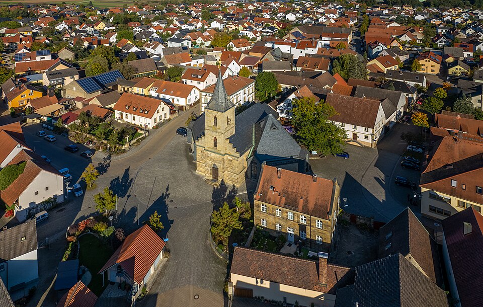 Kirche Luftbild in Kemmern – Fenster-Gurus vermittelt Fachbetriebe in Kemmern