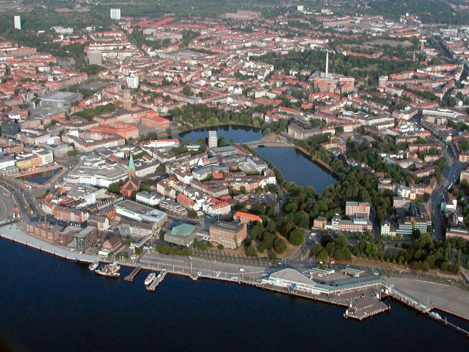 Fenster-Fachbetriebe in Kiel: Stadtansicht – Foto: Klaas Ole Kürtz Fenster-Fachbetriebe in Kiel: Stadtansicht