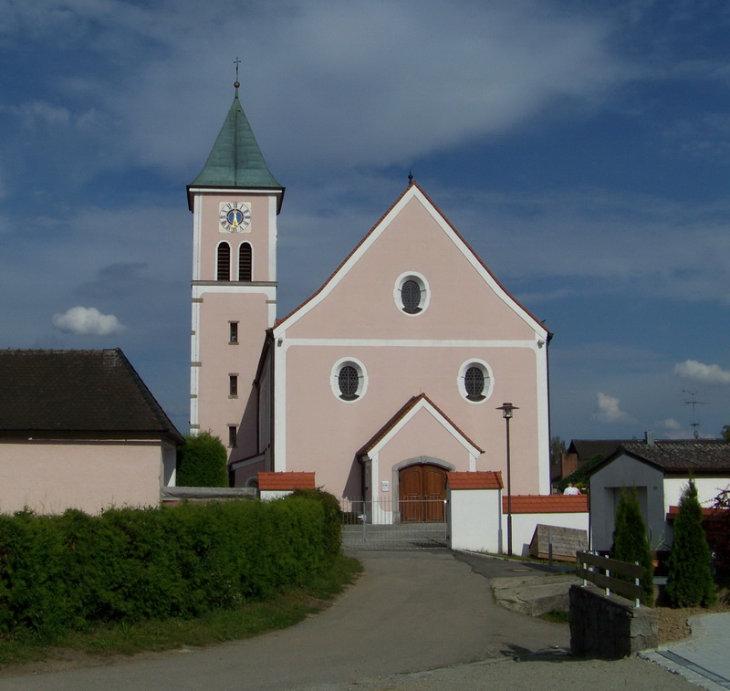 Fenster-Gurus in Kirchroth – Pfarrkirche (Foto: Elcom.stadler) Pfarrkirche in Kirchroth – Fenster-Gurus vermittelt Fachbetriebe in Kirchroth