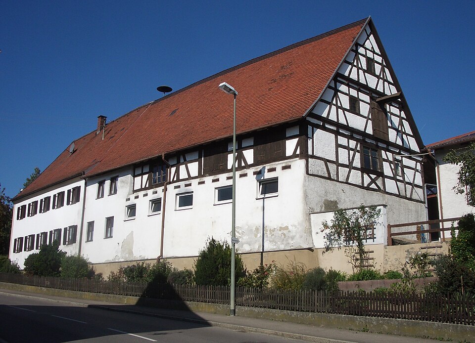 Fenster-Gurus in Kötz – Ehemaliger Vogteihof (Foto: Maimaid) Ehemaliger Vogteihof in Kötz – Fenster-Gurus vermittelt Fachbetriebe in Kötz
