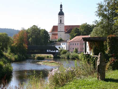 Fenster-Fachbetriebe in Kötzting: Bad, Blick auf Regenbrücke und Stadtpfarrkirche