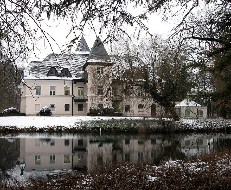 Fenster-Fachbetriebe in Kolbermoor: Schloss – Foto: Rufus46 Fenster-Fachbetriebe in Kolbermoor: Schloss