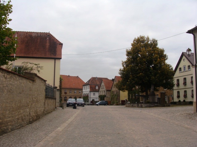 Fenster-Fachbetriebe in Kolitzheim: Ensemble Marktplatz – Foto: Monandowitsch Fenster-Fachbetriebe in Kolitzheim: Ensemble Marktplatz