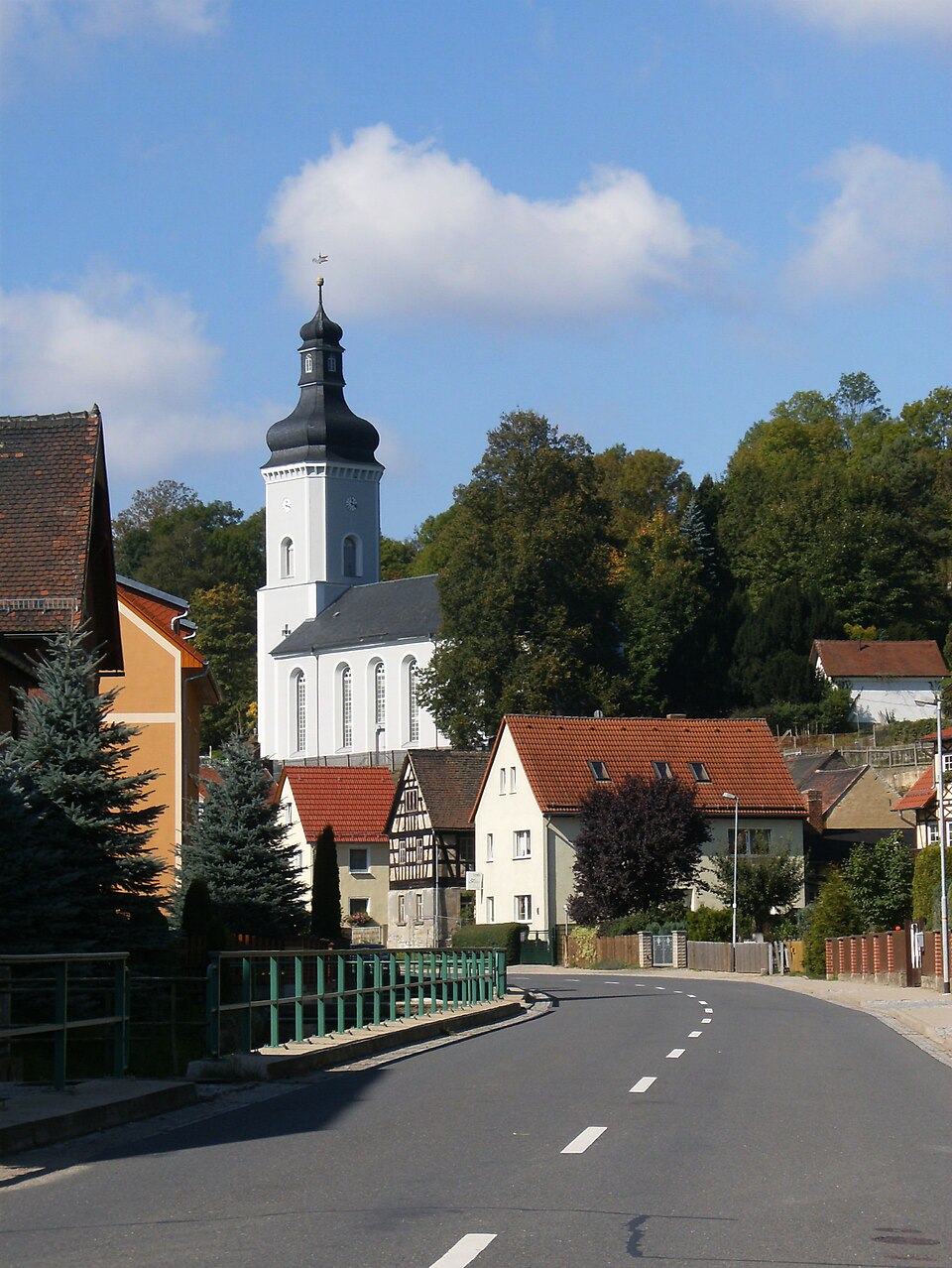 Fenster-Gurus in Kraftsdorf – Ansicht von Kraftsdorf (Foto: Christine Türpitz) Fenster-Gurus in Kraftsdorf – Ansicht von Kraftsdorf