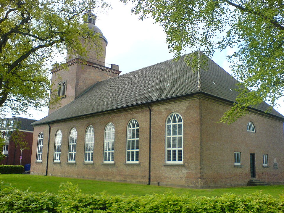 Fenster-Gurus in Krempe – Ansicht von Krempe (Foto: PodracerHH 20:57, 14. Mai 2006) Fenster-Gurus in Krempe – Ansicht von Krempe