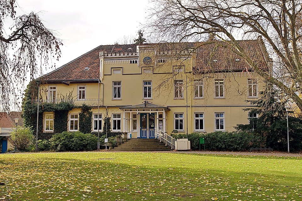Fenster-Fachbetriebe in Laatzen: Altes Rathaus – Foto: losch Fenster-Fachbetriebe in Laatzen: Altes Rathaus