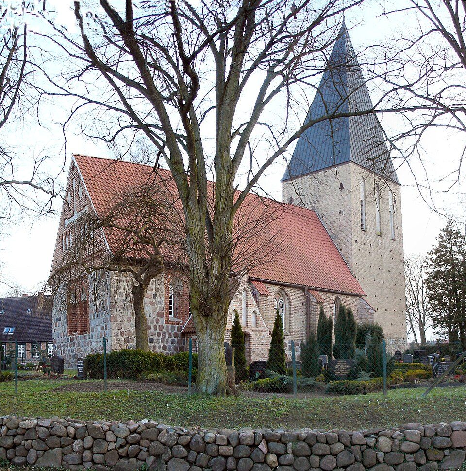 Kirche in Lambrechtshagen – Fenster-Gurus vermittelt Fachbetriebe in Lambrechtshagen