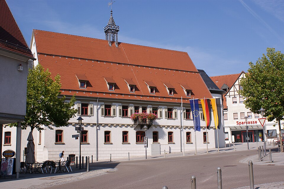Fenster-Fachbetriebe in Langenau: Langenauer Rathaus