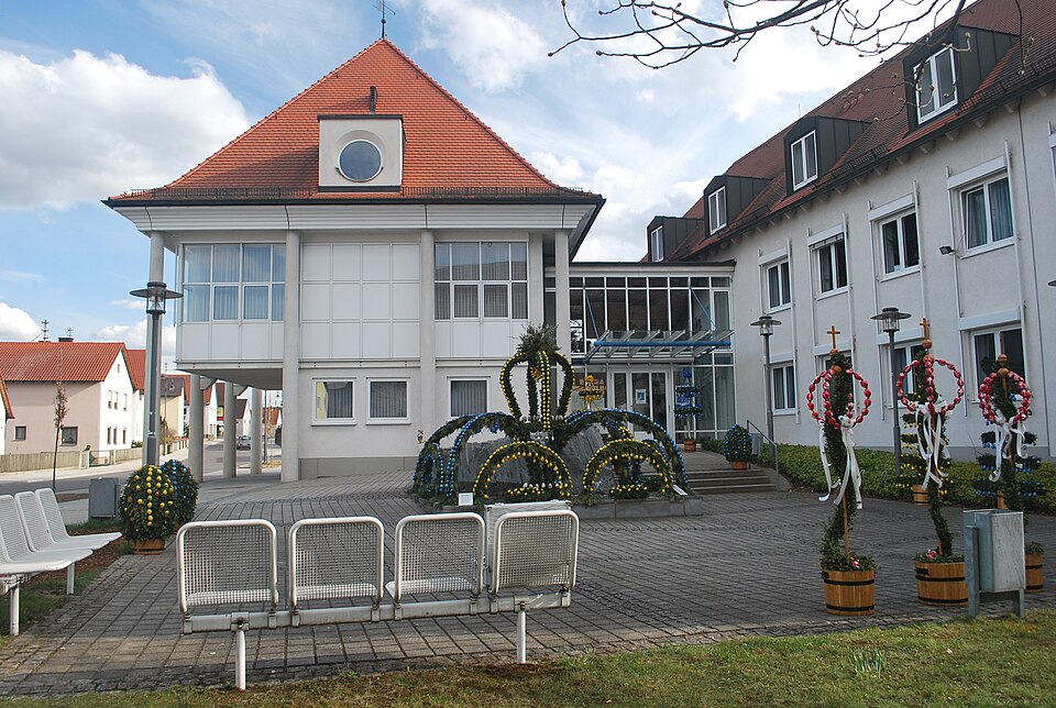 Fenster-Fachbetriebe in Langweid: Rathaus