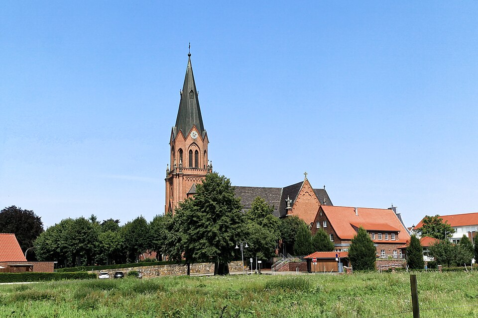 Fenster-Fachbetriebe in Lathen: Burgstraße + Kirchengarten – Foto: Frank Vincentz Fenster-Fachbetriebe in Lathen: Burgstraße + Kirchengarten