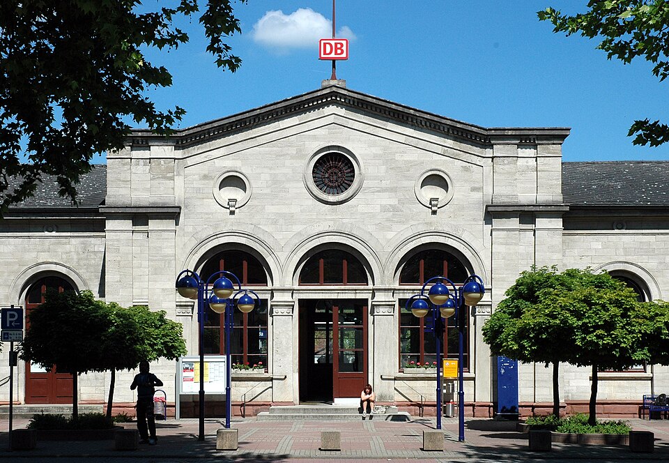 Fenster-Fachbetriebe in Lauda-Königshofen: Bahnhof