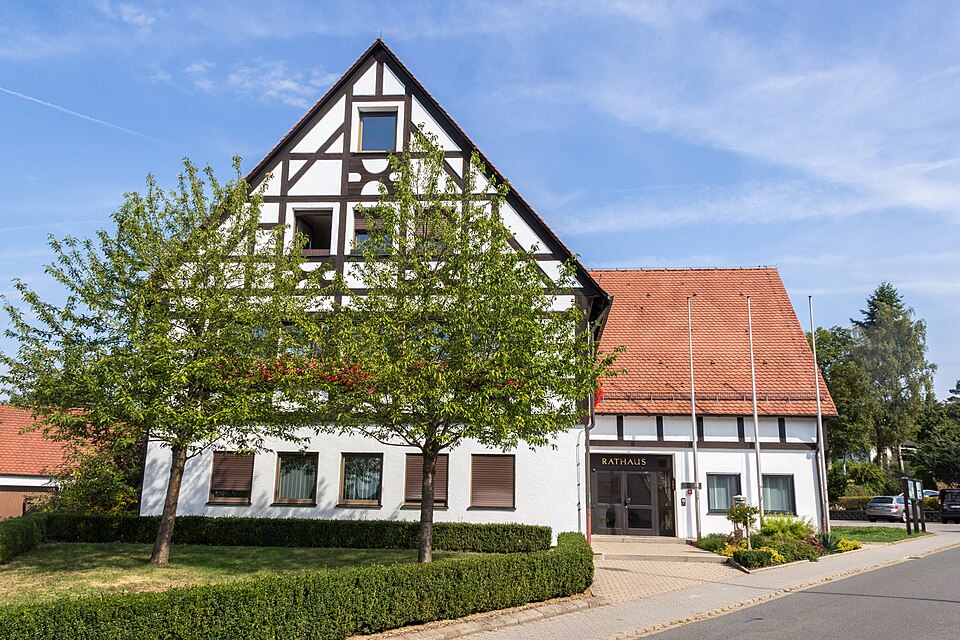 Fenster-Fachbetriebe in Leinburg: Rathhaus – Foto: Derzno Fenster-Fachbetriebe in Leinburg: Rathhaus