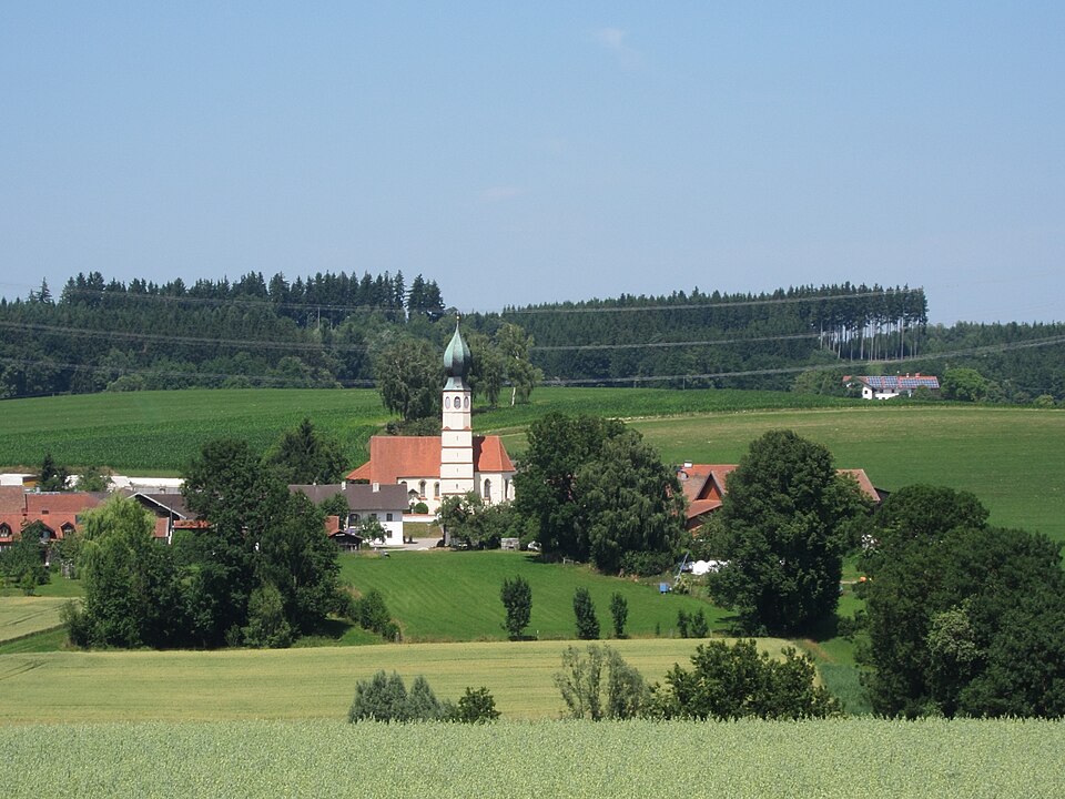 Fenster-Gurus in Lengdorf – NiedergeislbachKirche (Foto: AHert) NiedergeislbachKirche in Lengdorf – Fenster-Gurus vermittelt Fachbetriebe in Lengdorf