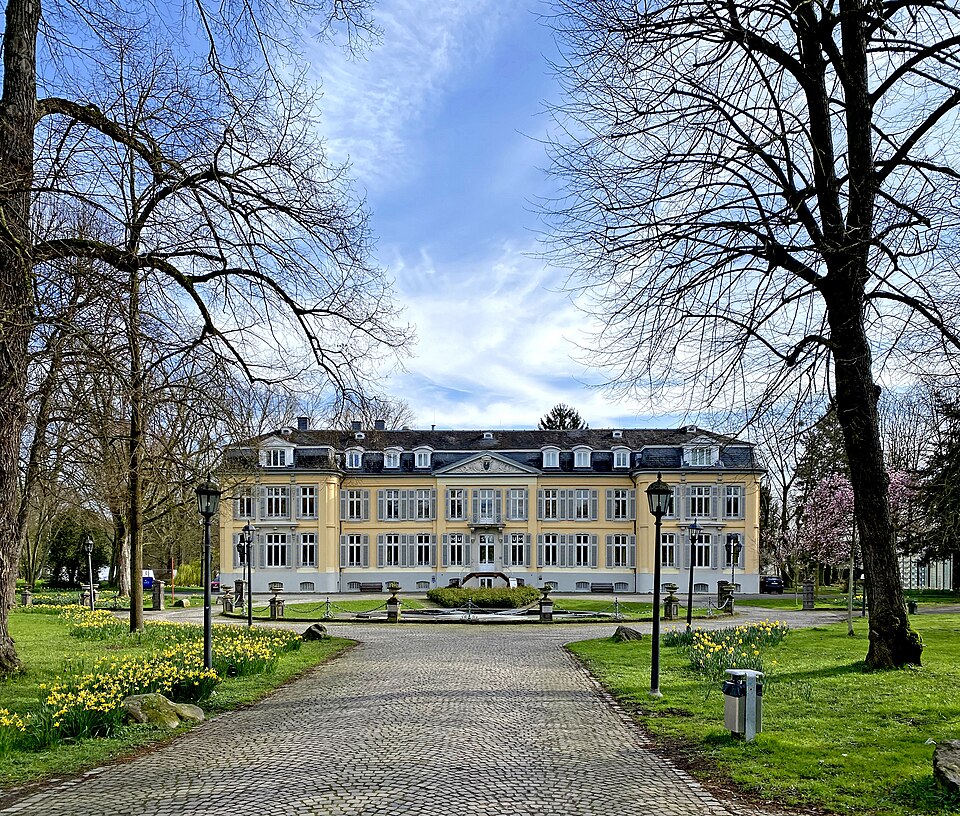 Fenster-Fachbetriebe in Leverkusen: Schloss – Foto: DiAuras Fenster-Fachbetriebe in Leverkusen: Schloss