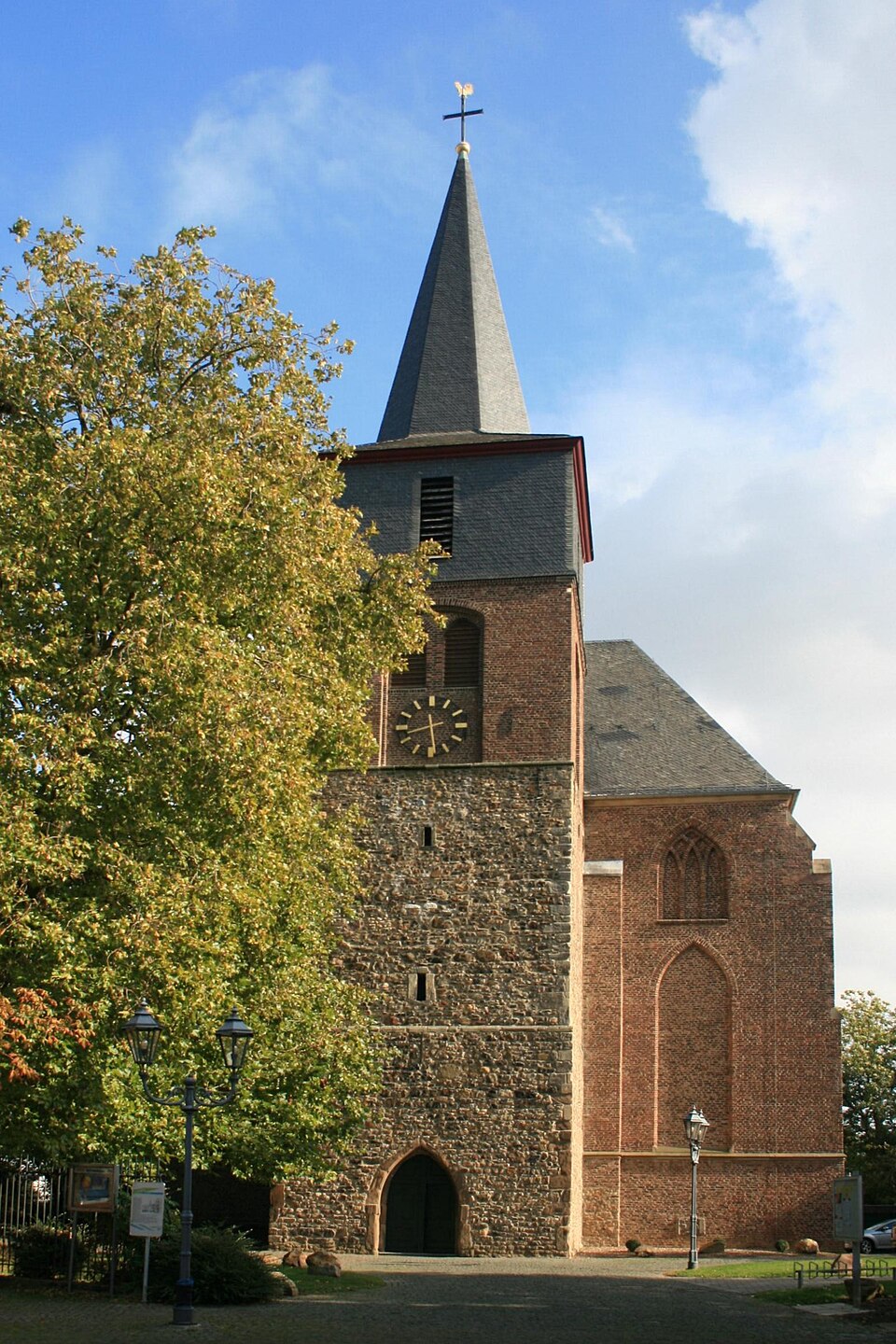 Fenster-Fachbetriebe in Linnich: Denkmal-Nr. Kirchplatz
