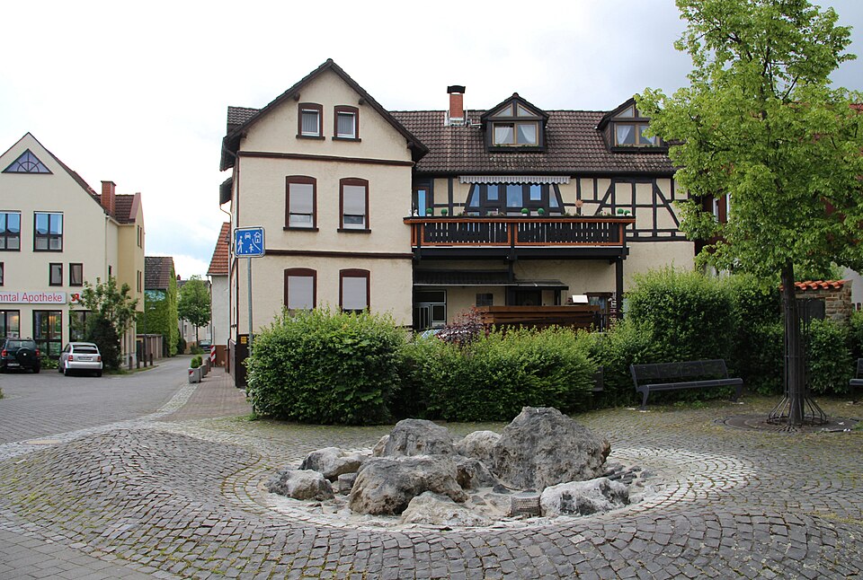 Fenster-Fachbetriebe in Lollar: Stadtansicht – Foto: Gerold Rosenberg 13:08, 24 May 2014 Fenster-Fachbetriebe in Lollar: Stadtansicht