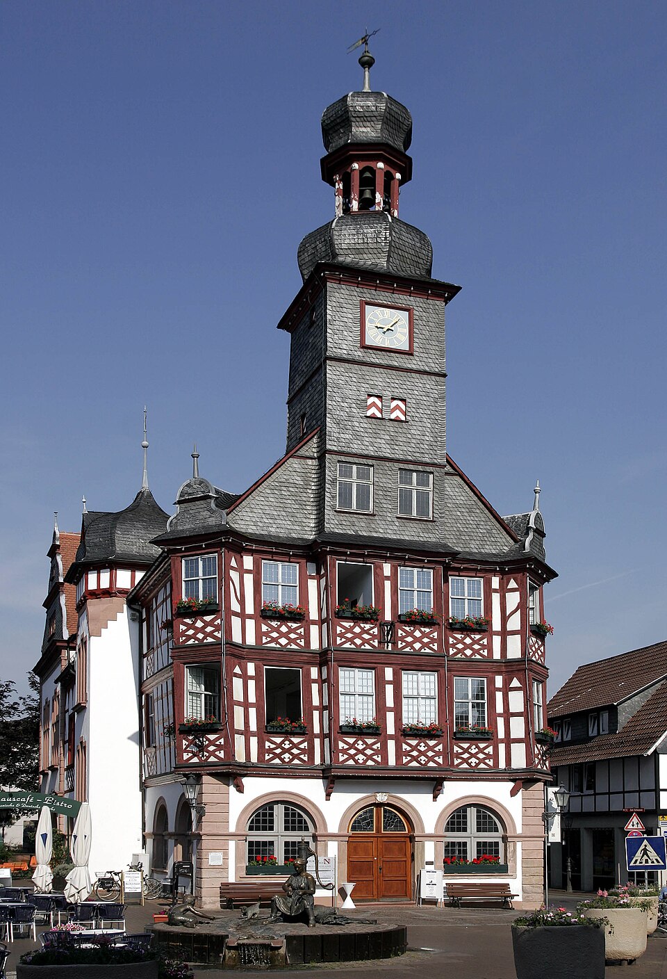 Fenster-Fachbetriebe in Lorsch: Rathaus