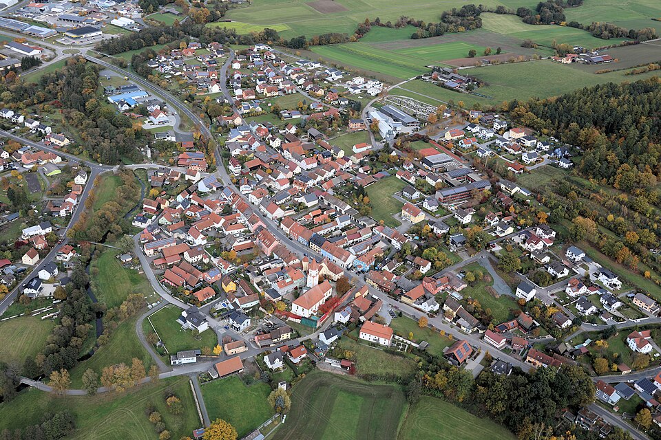 Fenster-Gurus in Luhe-Wildenau – Ansicht von Luhe-Wildenau (Foto: Alois Köppl, Gleiritsch) Fenster-Gurus in Luhe-Wildenau – Ansicht von Luhe-Wildenau