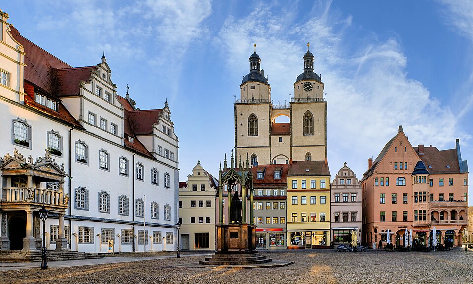Fenster-Fachbetriebe in Lutherstadt Wittenberg: Denkmalensemble Markt – Foto: Rolf Kranz Fenster-Fachbetriebe in Lutherstadt Wittenberg: Denkmalensemble Markt