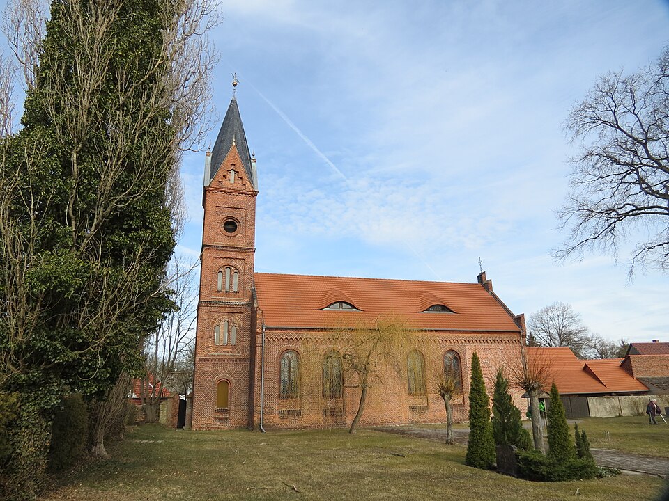 Fenster-Gurus in Märkische Heide/Markojska Góla – Dorfkirche (Foto: Engeser) Dorfkirche in Märkische Heide/Markojska Góla – Fenster-Gurus vermittelt Fachbetriebe in Märkische Heide/Markojska Góla