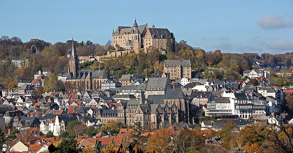 Fenster-Fachbetriebe in Marburg: Stadtansicht – Foto: Heinrich Stürzl Fenster-Fachbetriebe in Marburg: Stadtansicht